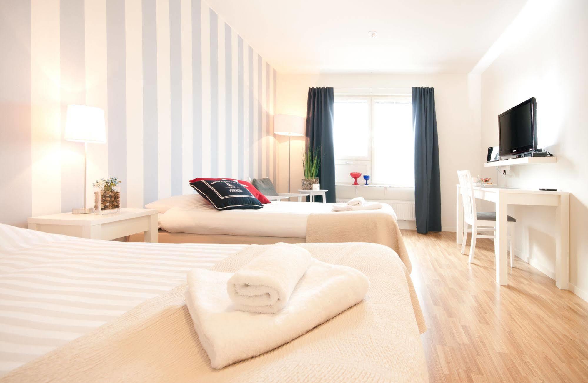 Attendo Park Hotell Худдинге Экстерьер фото