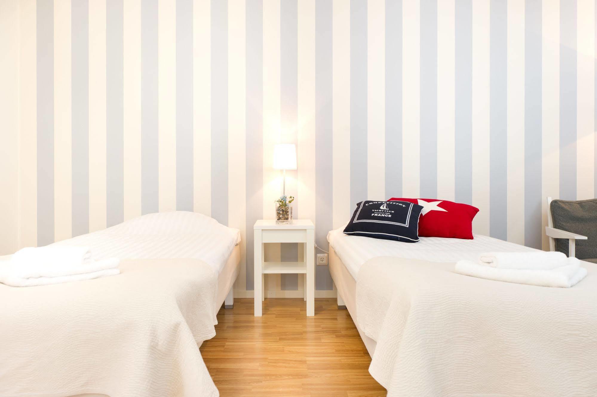 Attendo Park Hotell Худдинге Экстерьер фото