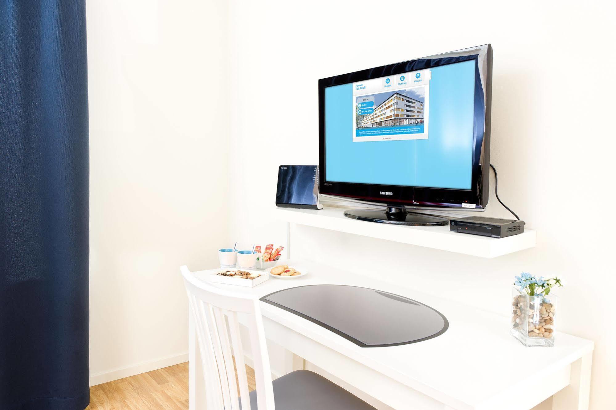 Attendo Park Hotell Худдинге Экстерьер фото